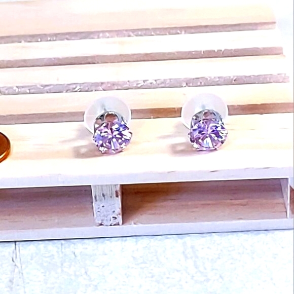 PINK ZIRCONIA SURGICAL STEEL POST 8mm STUD EARRINGS - Picture 5 of 7